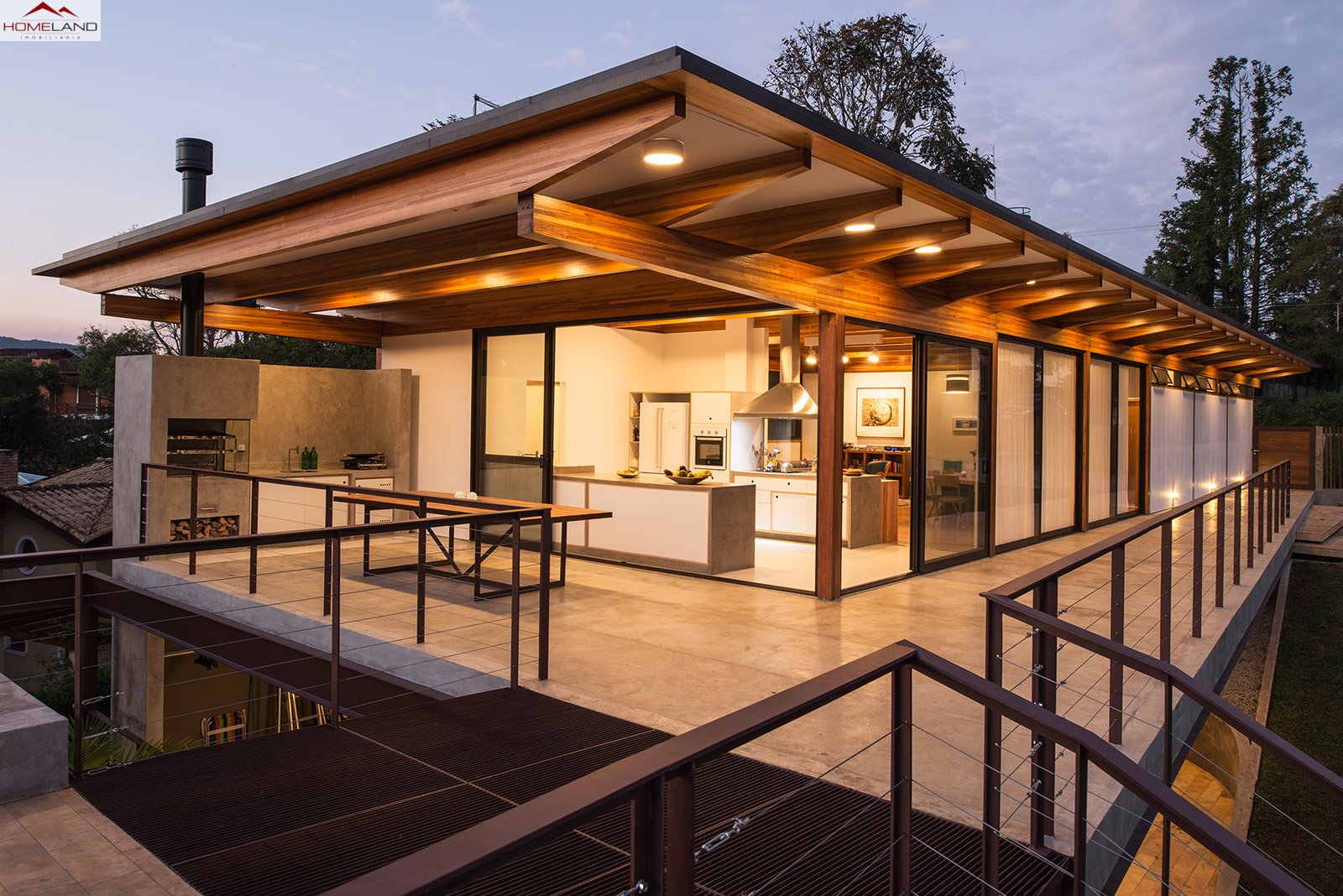 Linda casa de arquitetura moderna e sustentável, no Patrimônio do Carmo