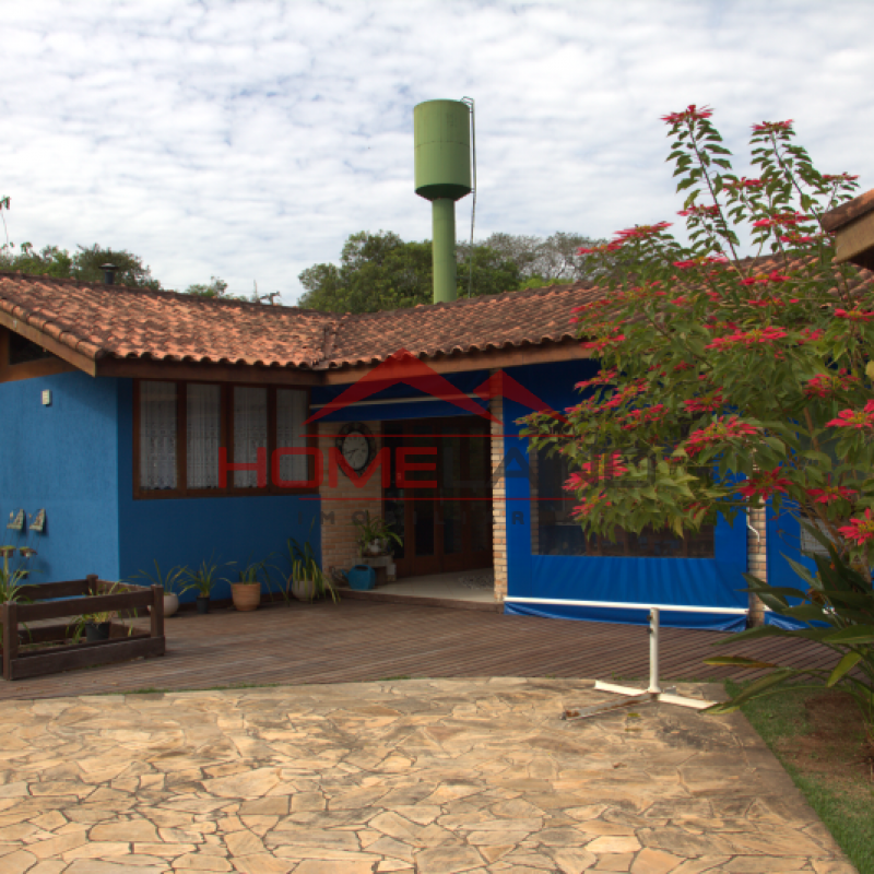 Casa à Venda com Área de Lazer Completa